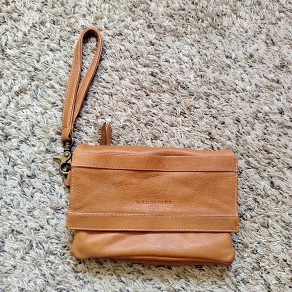 Wanderers Travel Co. The Siena clutch In Tan - Picture 2 of 6